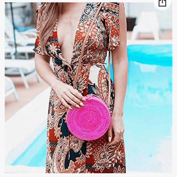 Pink straw cross purse! New! - Picture 3 of 8